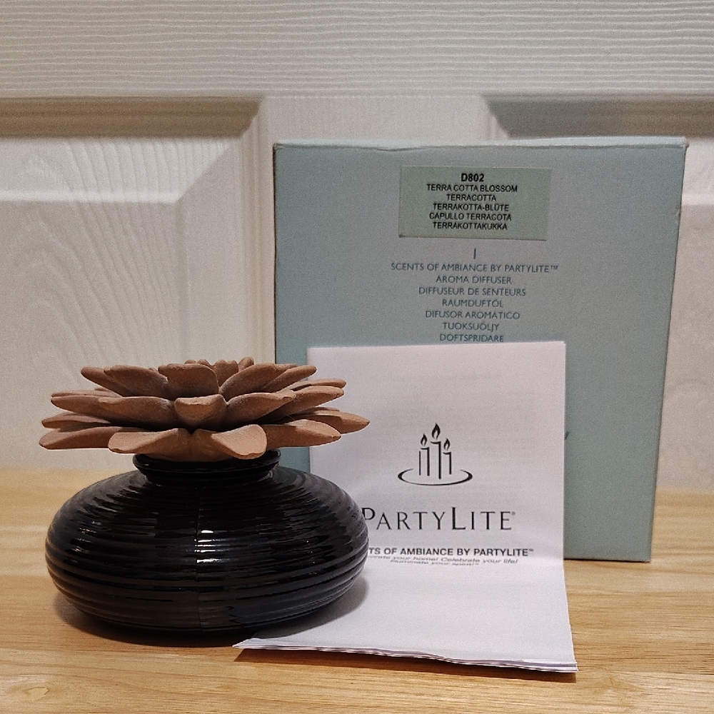 PartyLite Black Aroma Diffuser with Brown Flower